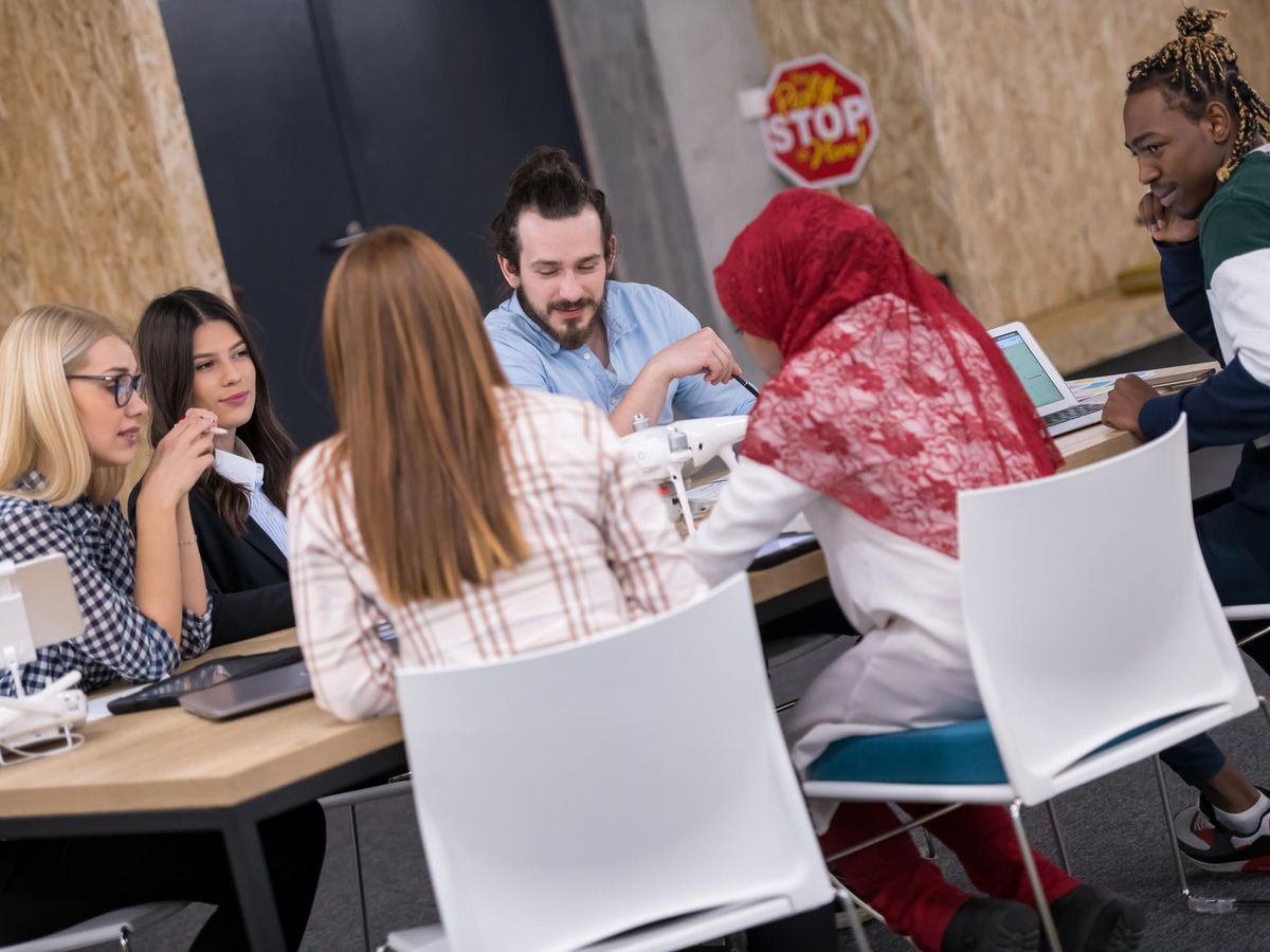 Trendy w organizacji konferencji i wydarzeń edukacyjnych 2026: personalizacja, immersja i zrównoważony rozwój
